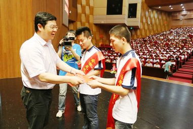 7年前,因救人而錯失高考的2位“奪刀少年”,現今如何了? 7年前,因救人而錯失高考的2位“奪刀少年”,現今如何了?