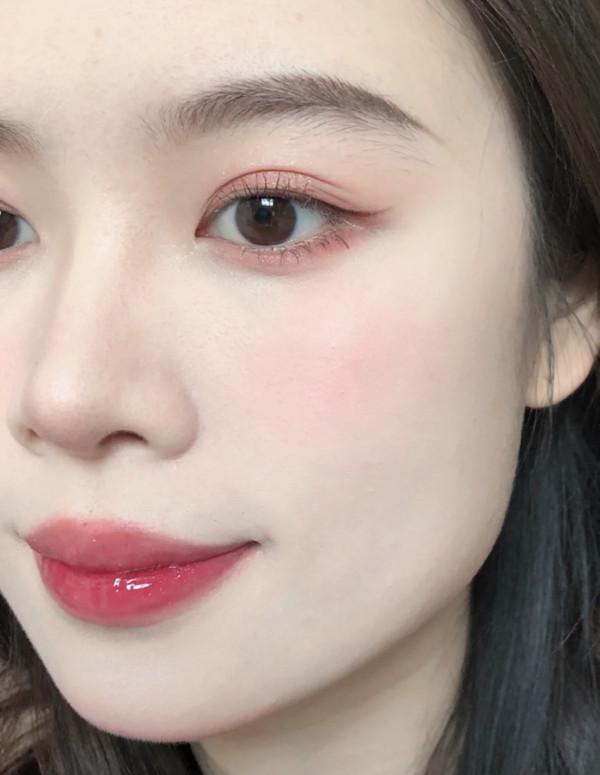 長期化妝VS長期素顏，三年就能看出差別