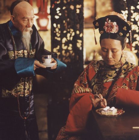 老戲骨呂中：22歲嫁小學同學，3個孩子事業有成，兒媳是國際影后