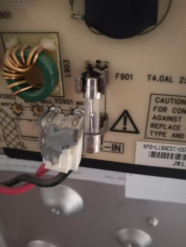 液晶電視機自動關機不能開機的維修