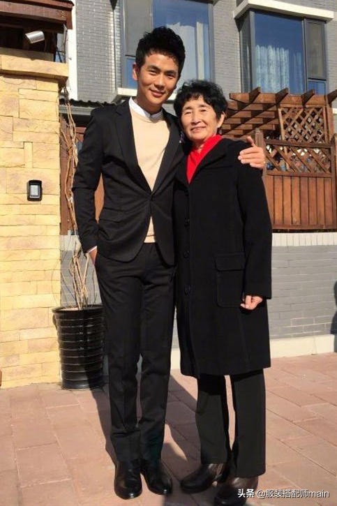 《甄嬛傳》演溫太醫成名，22年中戲教齡，搭檔學生演夫妻毫無壓力