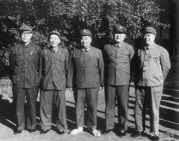 2個營對抗3個軍？師長李德生下達的任務不可思議，創戰史傳奇