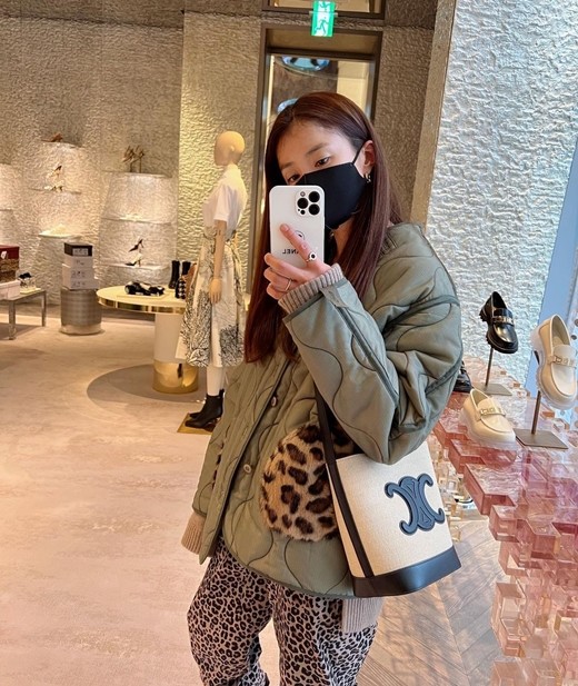 “CEO成員”李詩英，虎皮時尚