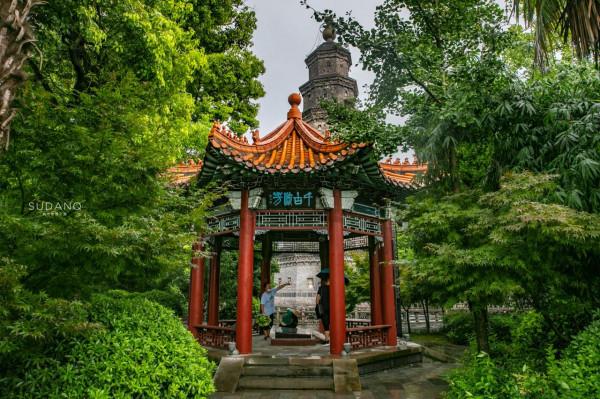 湖北荊州有一神秘寶塔，下陷7.29米，是全國僅有的“地下寶塔”