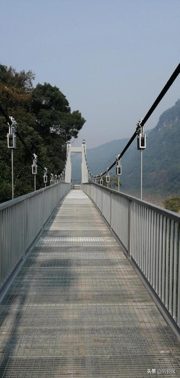 遊嘉陵江小三峽的小小一段