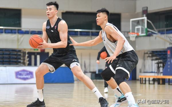 首鋼大外援就位!曝秦曉雯醞釀重要交易,鎖定30+11超級內線 首鋼大外援就位!曝秦曉雯醞釀重要交易,鎖定30+11超級內線