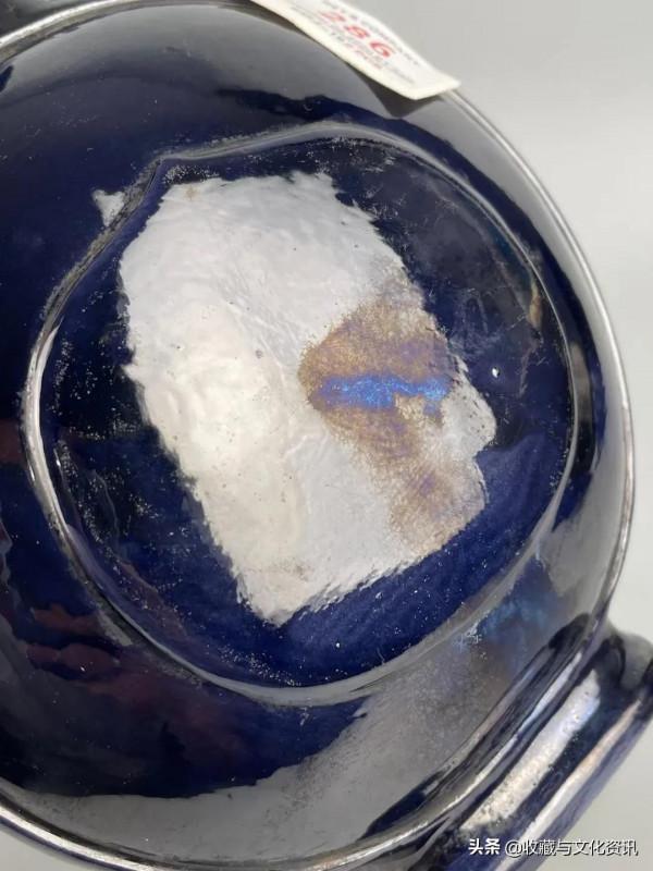 清晚期茄皮紫釉杏元抱月瓶鑑賞