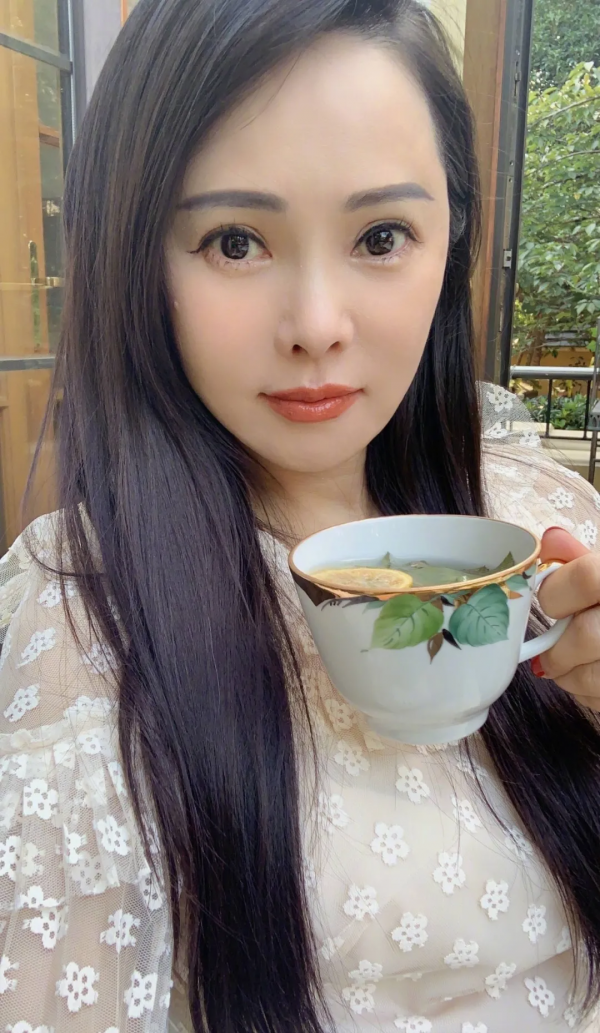 5位婚後被寵成孩子的女星：劉詩詩低調又甜蜜，梅婷二嫁終獲幸福