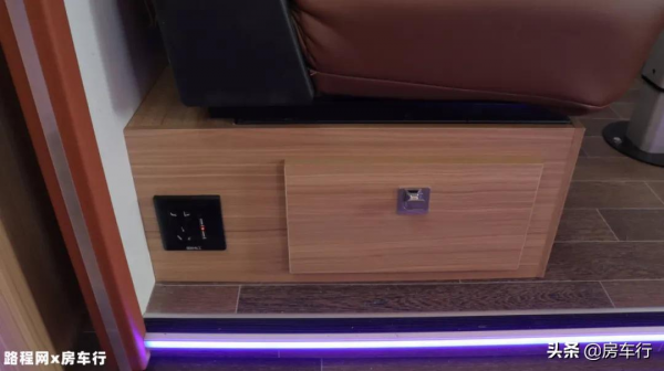 輕卡房車還帶拓展?大空間高性價比,網紅三號輕卡房車愛了愛了 輕卡房車還帶拓展?大空間高性價比,網紅三號輕卡房車愛了愛了