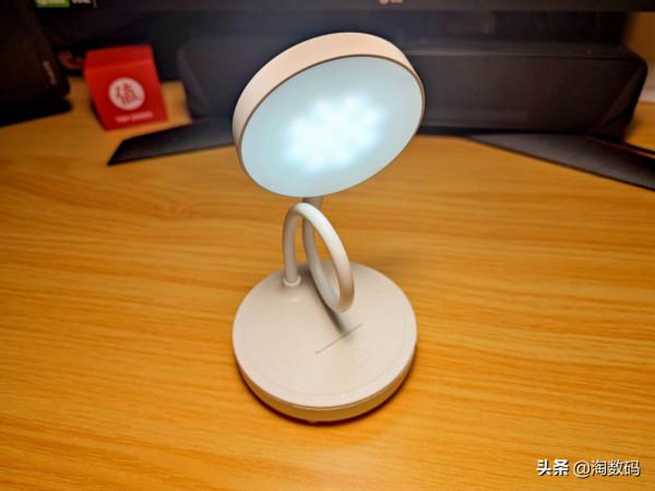 國貨數碼內卷:¥9塊9LED檯燈也配觸控3檔+USB鋰電池,拆解曬個單 國貨數碼內卷:¥9塊9LED檯燈也配觸控3檔+USB鋰電池,拆解曬個單