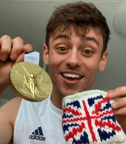 英國跳水冠軍看臺織毛衣,還有多少你不知道的“人間縫紉機”? 英國跳水冠軍看臺織毛衣,還有多少你不知道的“人間縫紉機”?