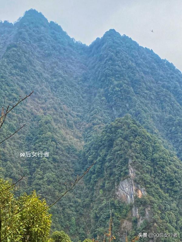 徒步成都大邑終南山，山高路遠無人煙，只有一座荒廢無人的道觀