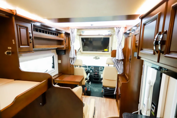 魯道爾依諾巴赫版 國六依維柯 實木傢俱&plus;航空商務座椅&plus;48V電路系統