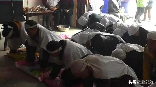 “紅事不請不到,白事不請自來”,老人去世,為何不見年輕人幫忙 “紅事不請不到,白事不請自來”,老人去世,為何不見年輕人幫忙