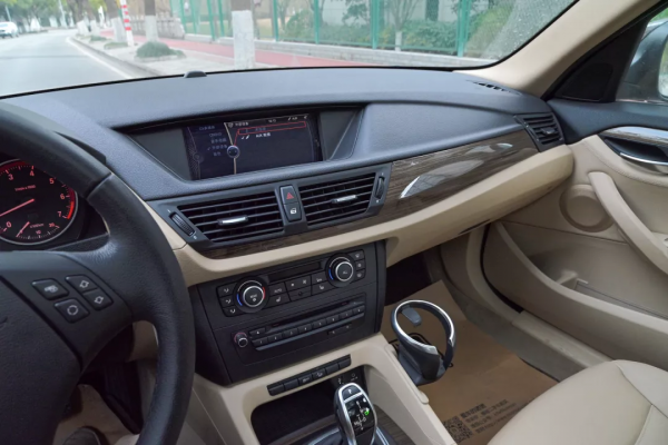 內飾很新，底盤煥新，9&period;58萬入二手進口寶馬X1