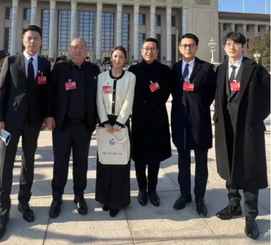 左撇子更聰明？娛樂圈的左撇子明星，其中5位都離婚了