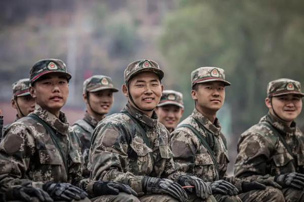 武警部隊的21式作訓服，換上了！看看帥不帥