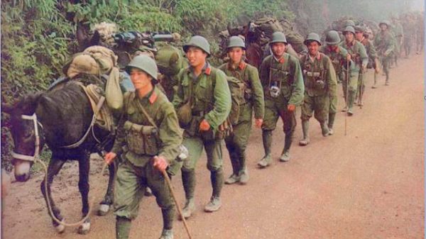 他用1枚手榴彈滅7名越軍,成一等功臣卻拒絕特殊照顧,甘當賣菜翁 他用1枚手榴彈滅7名越軍,成一等功臣卻拒絕特殊照顧,甘當賣菜翁