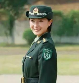 矯揉造作就別演軍旅劇了，這9位女星告訴你，什麼叫軍人那股勁兒