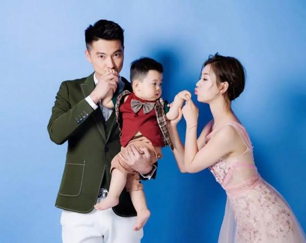 演員王雷同老婆李小萌及孩子美照