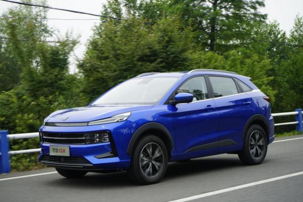 試駕丨思皓QX,十萬就能買到的“大眾”SUV,還有智聆的陪伴 試駕丨思皓QX,十萬就能買到的“大眾”SUV,還有智聆的陪伴