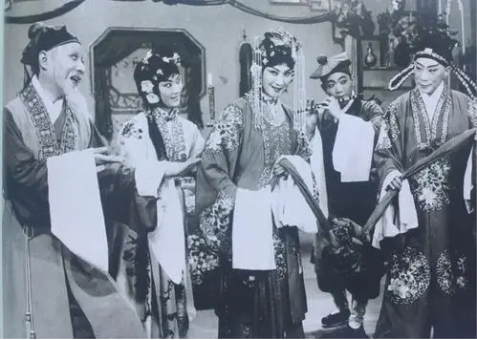 民國頂流、梅蘭芳高徒言慧珠,紅極一時,最後卻悲慘自盡 民國頂流、梅蘭芳高徒言慧珠,紅極一時,最後卻悲慘自盡