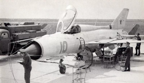 1981年，中國改進殲7差點因資金問題而放棄，關鍵時刻約旦救場