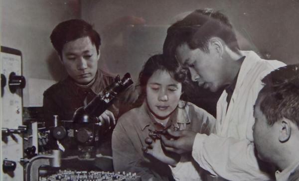 “晶片之母”黃令儀:擺脫西方晶片壟斷,“龍芯3號”驚豔全球 “晶片之母”黃令儀:擺脫西方晶片壟斷,“龍芯3號”驚豔全球