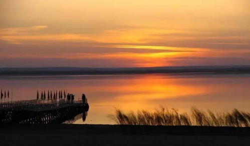 美麗的神湖紅鹼淖，大自然傑出的創作