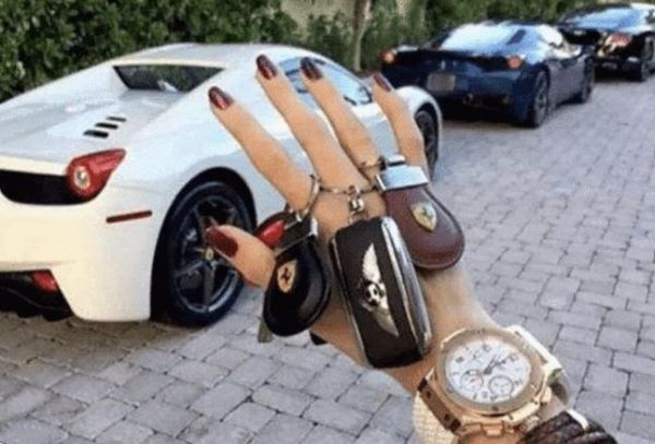 浙江賓利姐：出生貧農，身價已超20億，聲稱誰娶了她就送誰賓利車