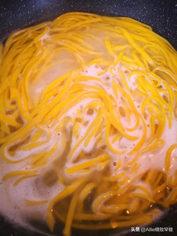 吃不完的南瓜不用愁,分享我用南瓜做的營養主食,筋道又爽滑,贊 吃不完的南瓜不用愁,分享我用南瓜做的營養主食,筋道又爽滑,贊