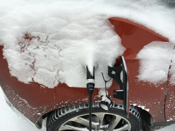 德耐隆簡述解決低溫環境下電池使用壽命縮短的問題 德耐隆簡述解決低溫環境下電池使用壽命縮短的問題