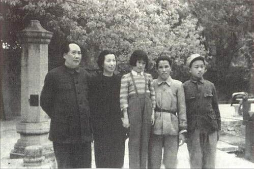 1950年，毛主席得知有幹部修別墅，怒道：誰搞腐敗我就割誰的腦袋