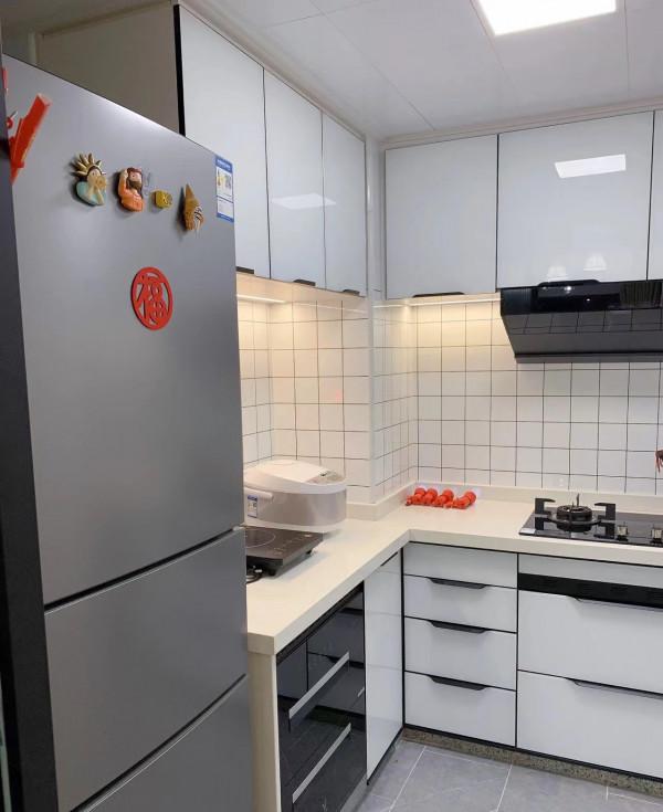 她家75平米，全屋簡單又溫馨，尤其是入戶鞋櫃，太漂亮實用了