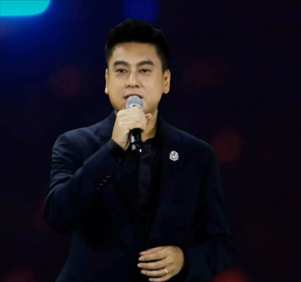 朱孝天自曝曾與妻子感染新冠,過去兩年收入微薄,感謝老婆不離棄 朱孝天自曝曾與妻子感染新冠,過去兩年收入微薄,感謝老婆不離棄