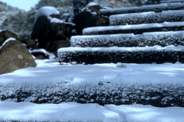 想和你分享，九華山花臺的初雪