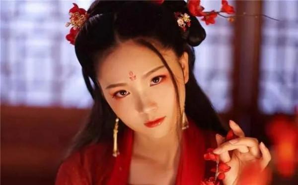 民間故事：昏庸知縣誤打誤撞，智斷白銀案，無賴最終人財兩失