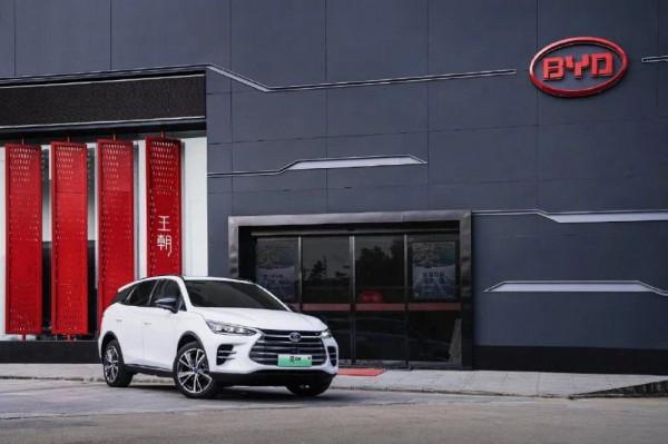 特斯拉重回4S店模式？“蔚小理”們跟還是不跟？