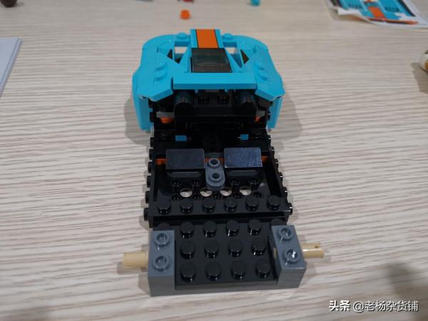 LEGO 超級賽車系列 76905 福特GT和Bronco R開箱簡評