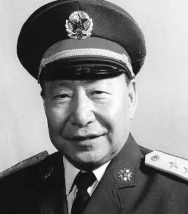 洪學智卸任總後勤部政委後,接替他職務的人是誰? 洪學智卸任總後勤部政委後,接替他職務的人是誰?