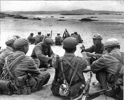 毛主席與蔣介石的“默契”：金門炮一響，打碎美蘇分裂中國的陰謀