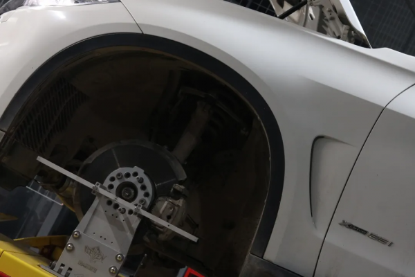 翻新“破爛不堪”的寶馬X5,車主硬是把X5當拖拉機開了7年 翻新“破爛不堪”的寶馬X5,車主硬是把X5當拖拉機開了7年