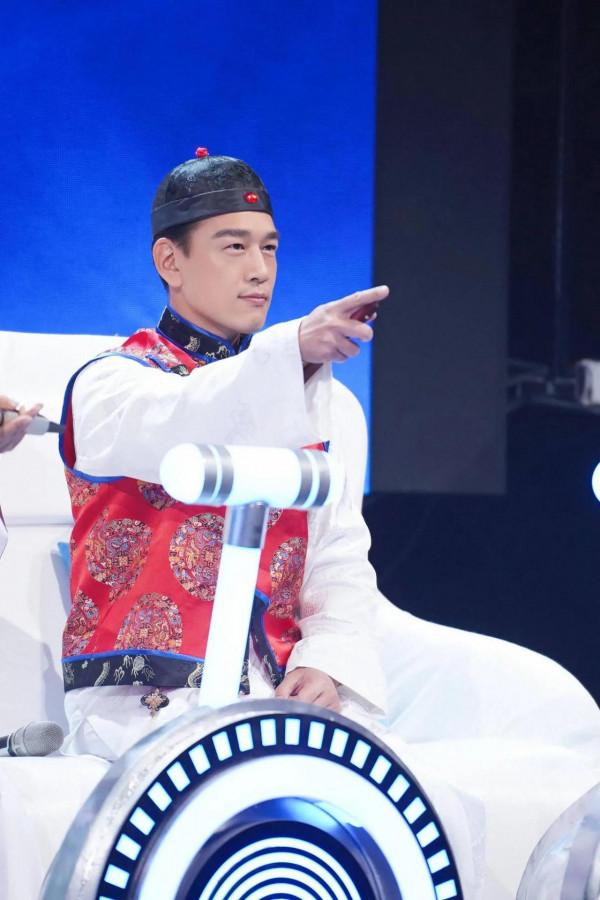 演員王耀慶，為了省房租娶了房東的女兒，結婚20年零緋聞