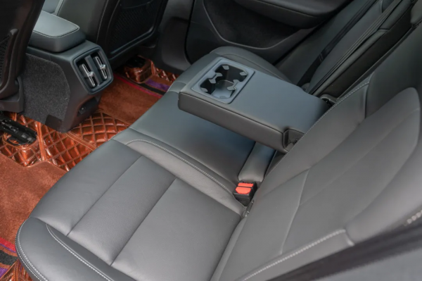 900公里準新車,還是跨省淘的——沃爾沃XC40 900公里準新車,還是跨省淘的——沃爾沃XC40