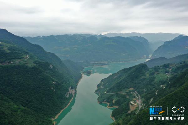 沿著高速看中國丨與烏江畫廊“同框”的高速公路 沿著高速看中國丨與烏江畫廊“同框”的高速公路