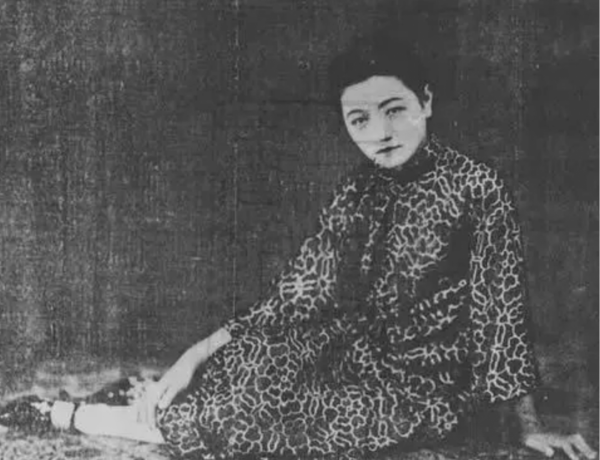 民國女子阮玲玉：自盡後20多萬人為其送葬，5名少女自願為其殉死