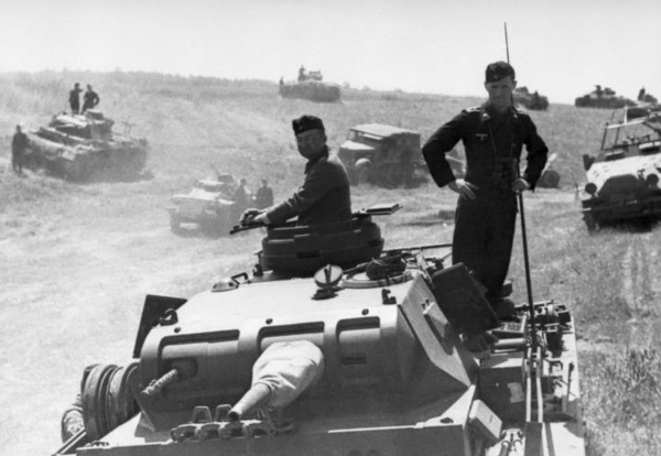 蘇德戰爭初期的反擊命令，防禦尚且力有不逮，為何突然要求反擊？