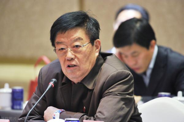 牛根生退出蒙牛、張瑞敏退休，還有人去世或出事，哪些大佬隱退了