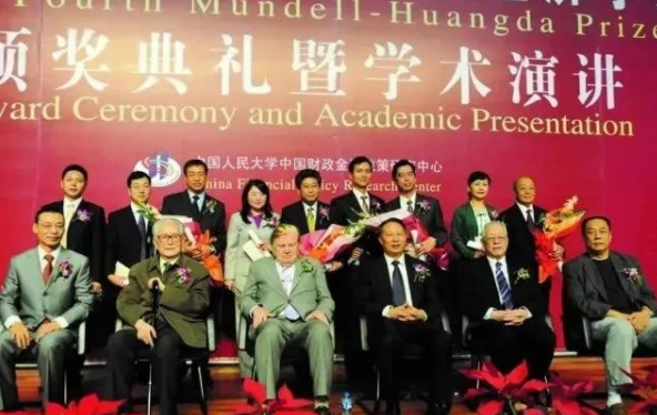 歐元之父隕落！與中國有著不解之緣，預言2025年中國將趕超美國