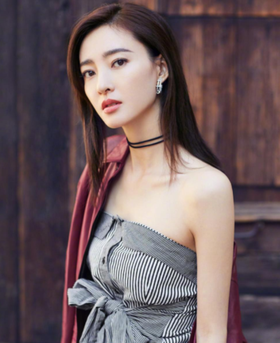 “夜光麻將”讓她百口莫辯，一蹶不振的王麗坤，到底還是回不去了